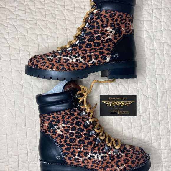 Coach Loren Bootie Leopar 

Size 5 - Picture 1 of 8